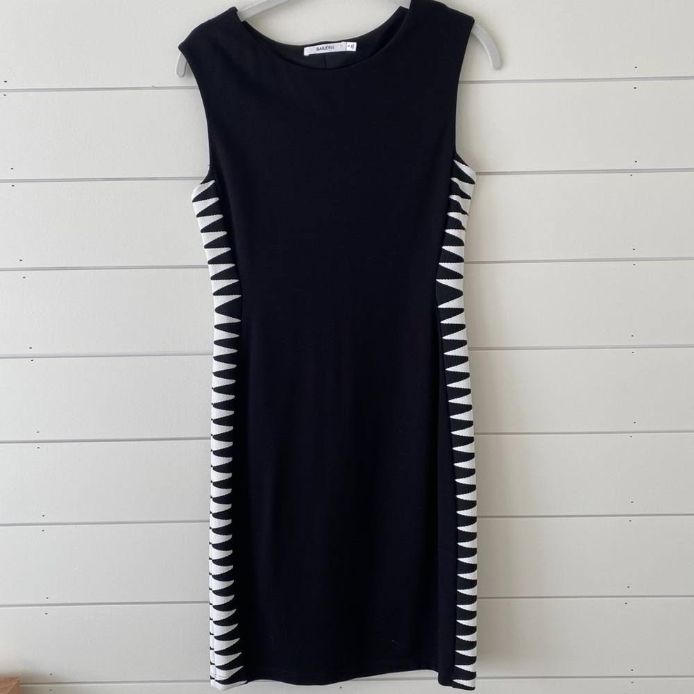 Black sheath dress - bailey44